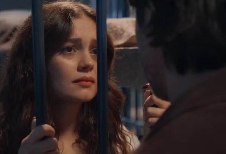 Três Graças: Gerluce e Paulinho fazem as pazes e se beijam por entre as grades da prisão