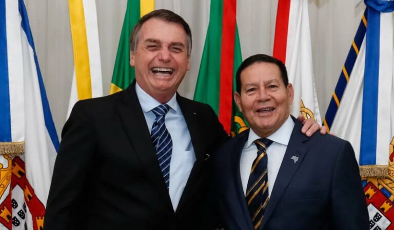 Hamilton Mourão bate de frente com Moraes e exige prisão domiciliar para Jair Bolsonaro