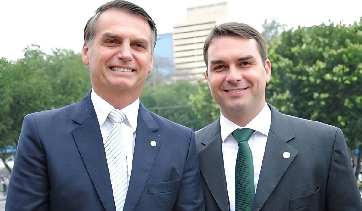 Jair e Flávio Bolsonaro
