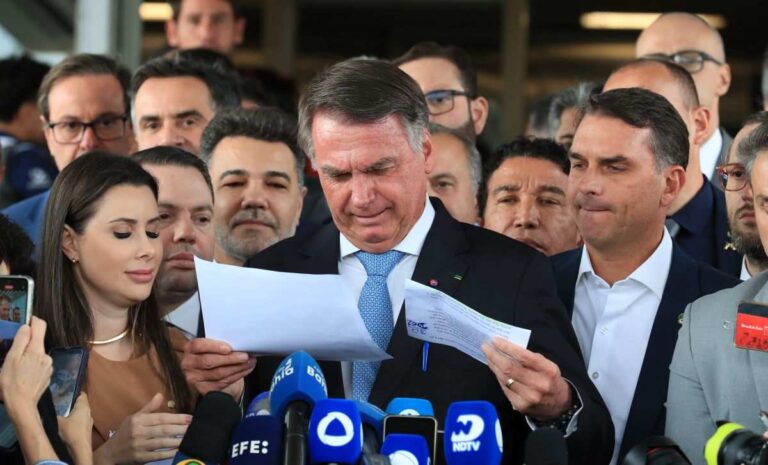 Agora: PGR surpreende e determina prisão domiciliar de Bolsonaro