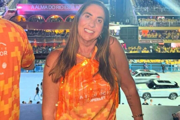 Mãe de Virginia surpreende web ao aparecer com barriga “chapada”