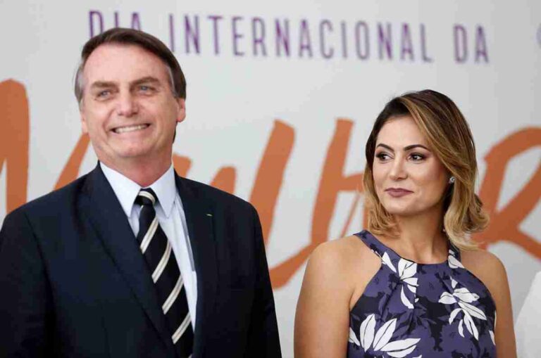Michelle atualiza estado de saúde de Bolsonaro após médico cogitar possibilidade de morte: “Meu galego”