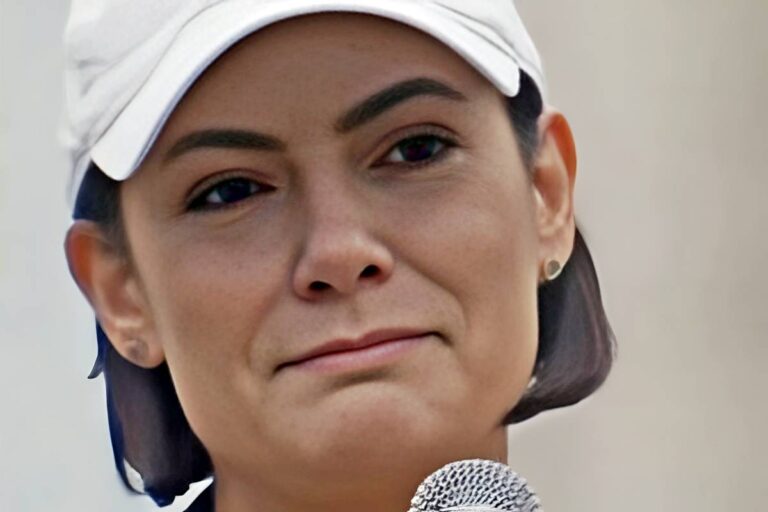 Michelle é pega de surpresa com mensagem: ‘Como assim?’