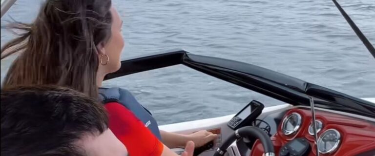 Rafa Kalimann aparece pilotando barco ao lado de Nattan e choca internautas