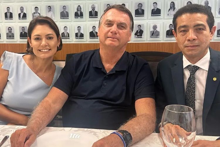 Pastor Gil em almoço com Bolsonaro e Michelle (Foto: Reprodução) Deputados do PL