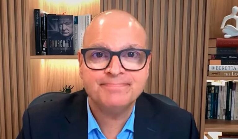 Lutando contra câncer, Rodrigo Constantino revela novo diagnóstico médico