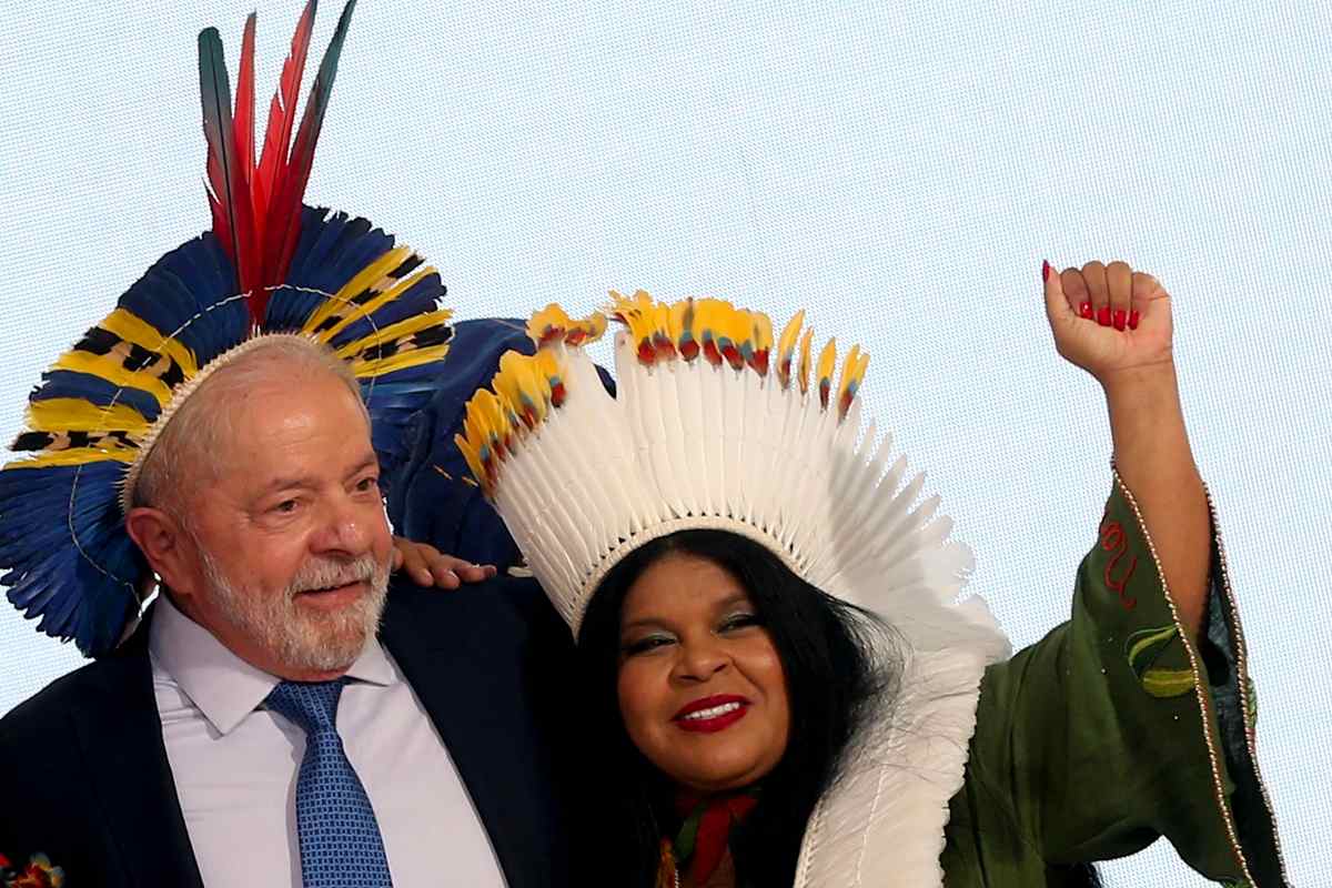 Lula e Sonia Guajajara (Valter Campanato/Agência Brasil)