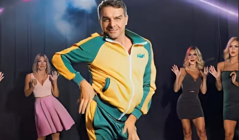 Flávio Bolsonaro será obrigado a deixar eleições se condenado por calúnia