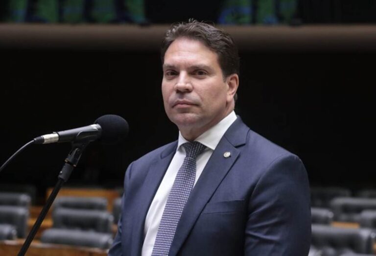 Preso nos Estados Unidos, Alexandre Ramagem pode ser extraditado?