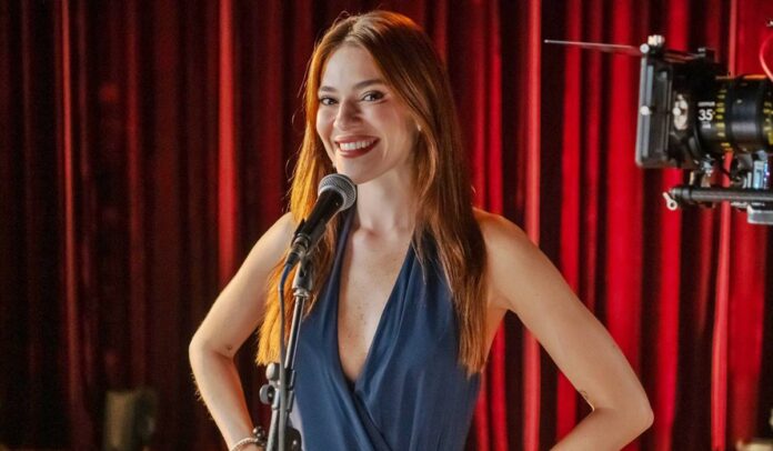 Ana Clara apresenta o Estrelas da Casa Ana Clara apresenta o Estrelas da Casa