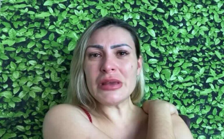 Andressa Urach se arrepende do que fez e desabafa: “Não façam”