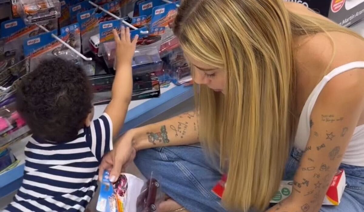 Apoline e filho (Fonte: Redes Sociais)