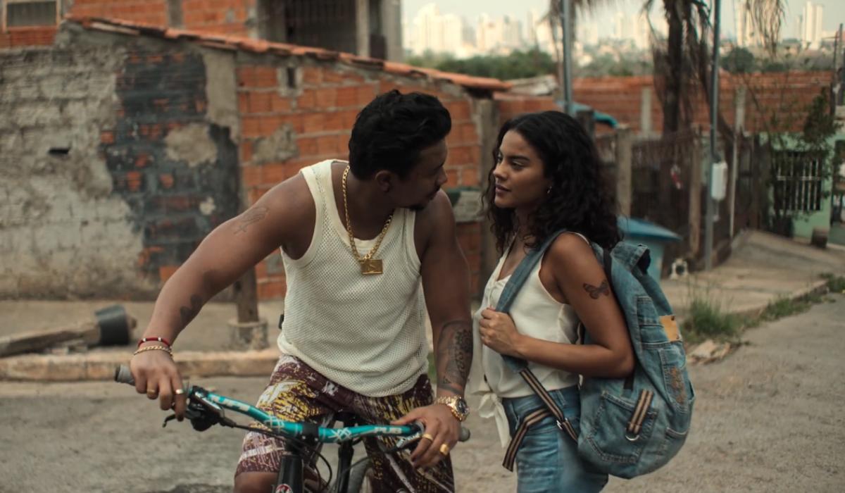 Xamã e Bella Campos