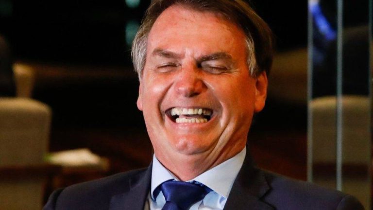 Policiais são atacados e ficam feridos durante patrulha na casa de Bolsonaro