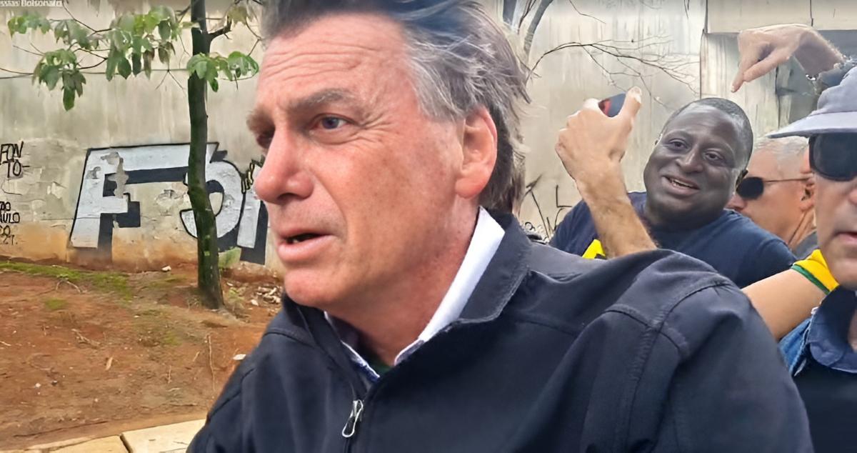 Jair Bolsonaro pilotando sua motoca (Foto: Reprodução/Facebook)