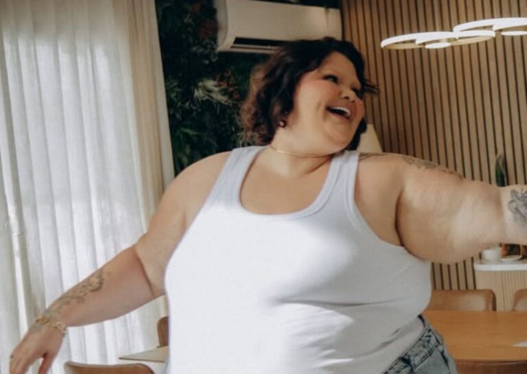 Thais Carla perde 85 kg e se espanta com sumiço de parte do corpo: “Desapareceu”