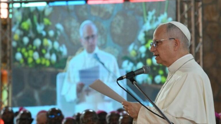 Papa sobe o tom e detona de vez: “Ai daqueles que usam a religião”