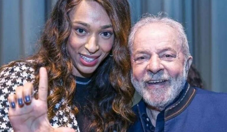 Lula sanciona Lei e faz Erika Hilton ir às lágrimas de alegria
