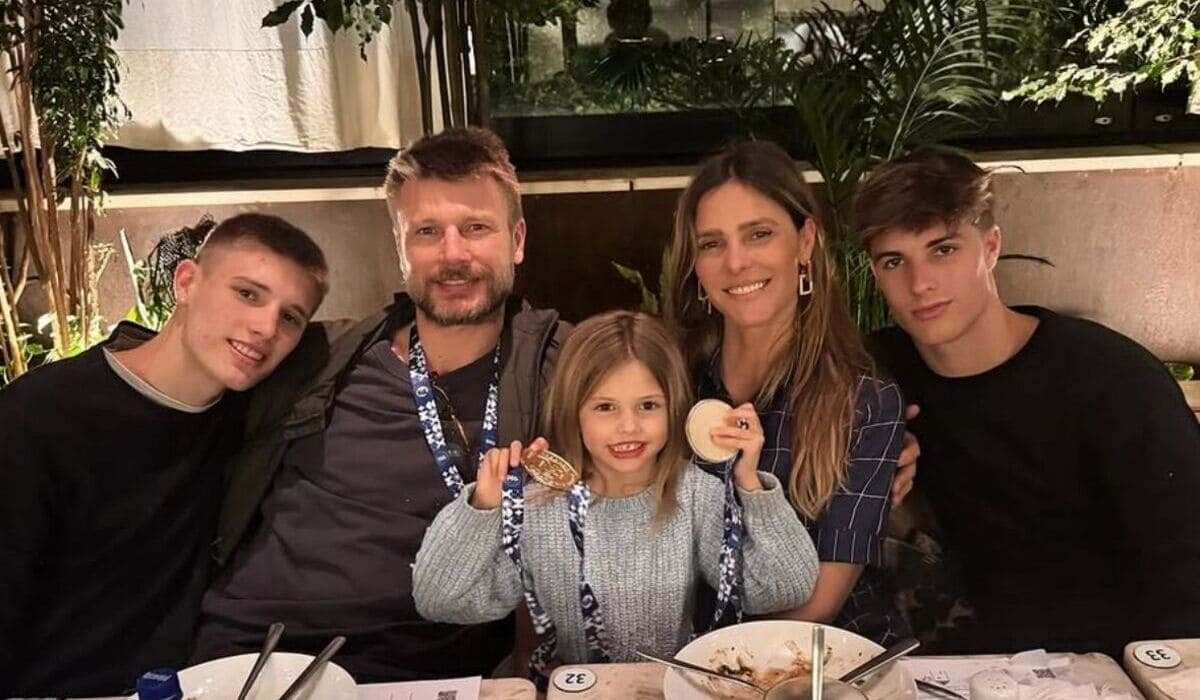 Fernanda Lima, Rodrigo Hilbert, João, Francisco e Maria Manoela (Fonte: Redes Sociais)