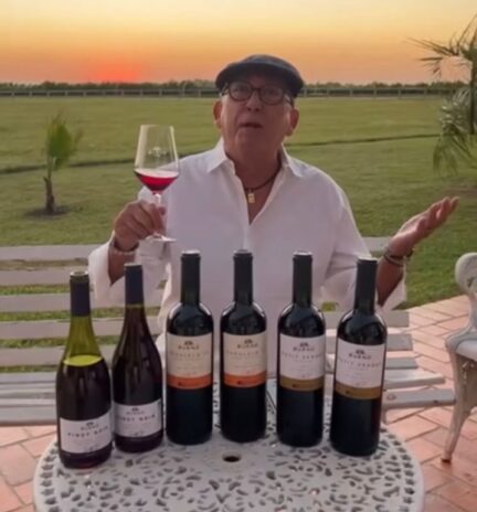 Galvão Bueno com seus vinhos Galvão Bueno com seus vinhos