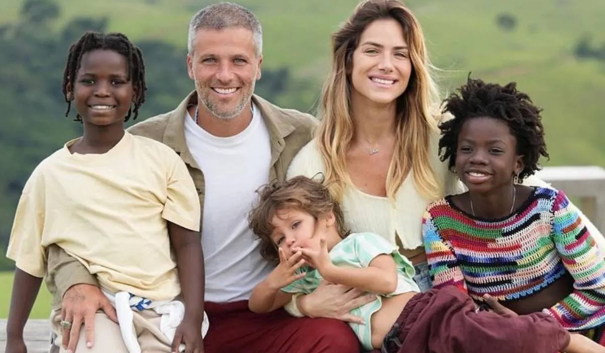 Bruno Gagliasso, Giovanna Ewbank, Titi, Bless e Zyan Bruno Gagliasso, Giovanna Ewbank, Titi, Bless e Zyan