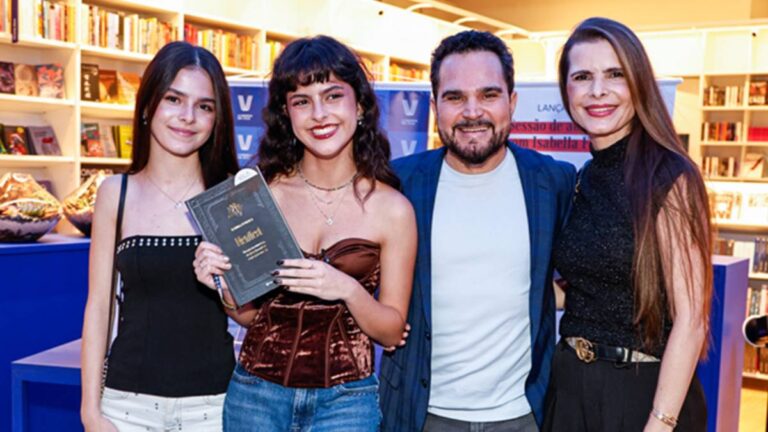Filha de Luciano Camargo realiza noite de autógrafos de seu primeiro livro