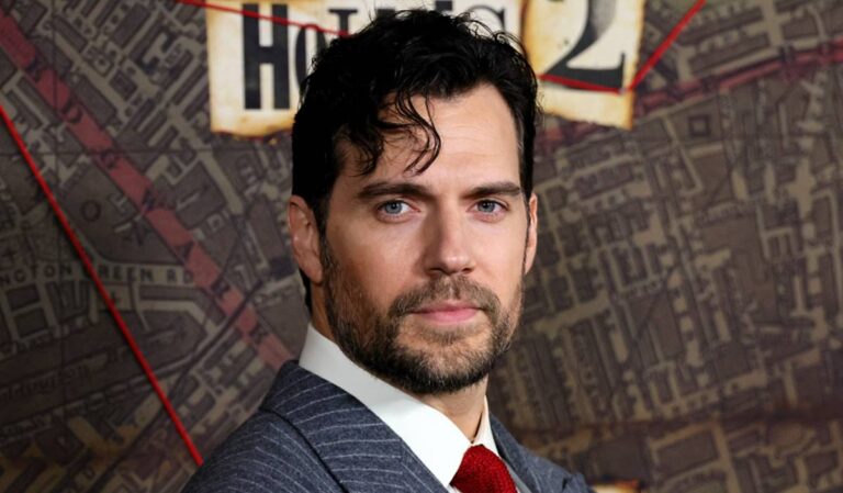 Henry Cavill revela que teve ereção durante a gravação de série