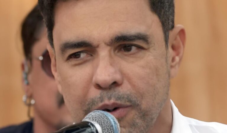Zezé Di Camargo manda recado a Bolsonaro em prisão domiciliar