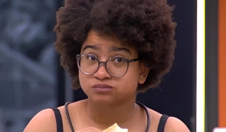 Após campanha para ganhar celular, Tia Milena se pronuncia: “encerrar isso”