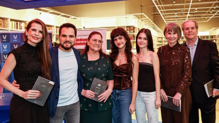 Isabella Fonseca com a fam&iacute;lia