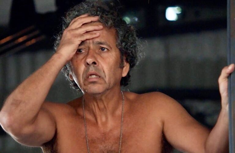 Três Graças: Joaquim tira zíper da boca e vira ídolo