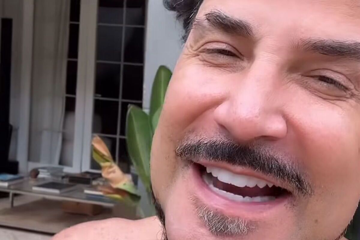 Latino (Fonte: Redes Sociais)