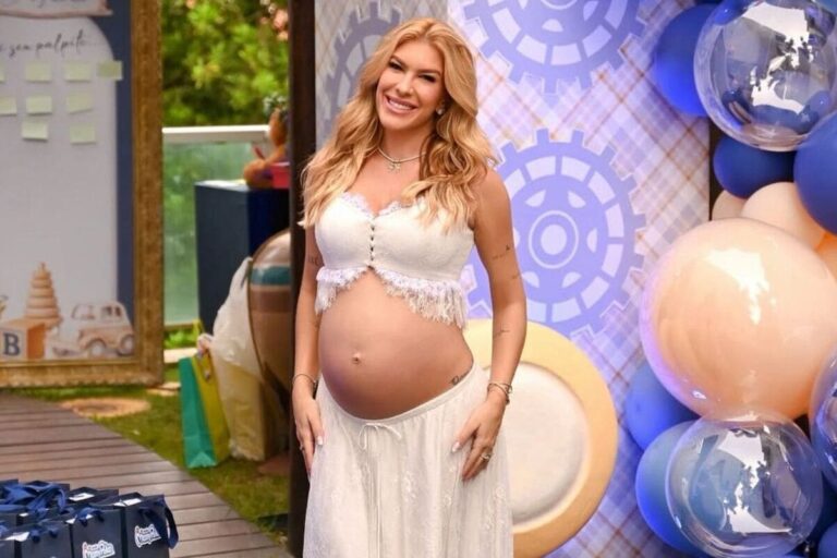 Ainda na barriga! Lore Improta revela mania do bebê: “todo dia”