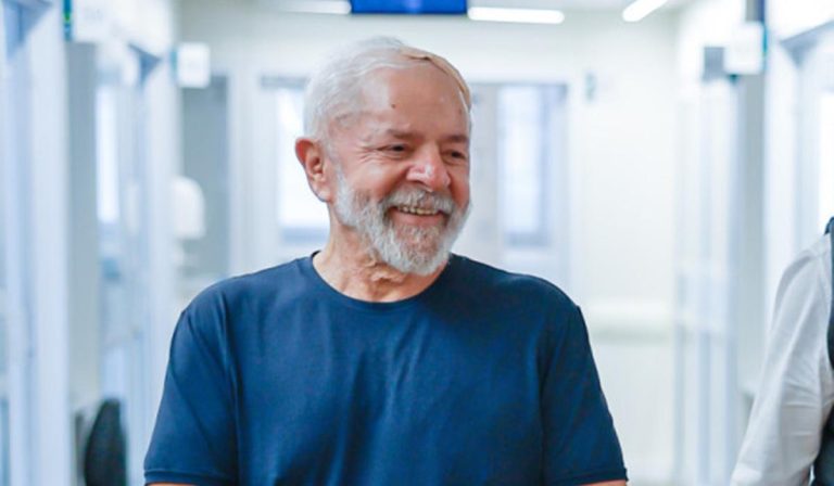 Presidente Lula recebe alta após passar por cirurgia na cabeça