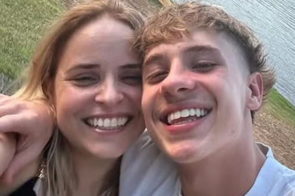 Juliano Floss ao lado da mãe, Mariana Floss - Foto: Reprodução/Instagram