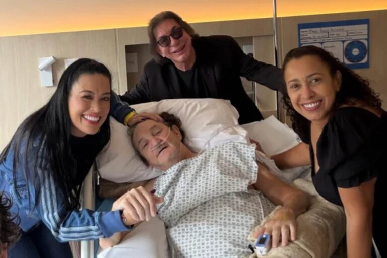 Marquito reaparece em foto ao lado de amigos após acidente