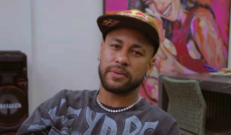 Neymar justifica expressão polêmica e leva lição de amiga