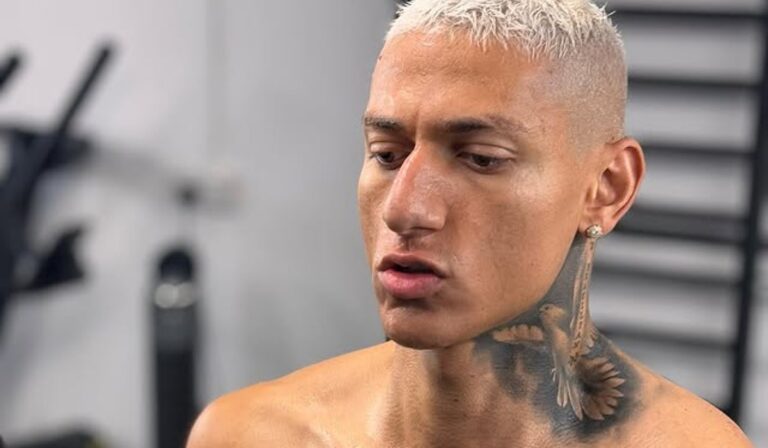 Richarlison desabafa sobre depressão: “Pensei em jogar o carro”