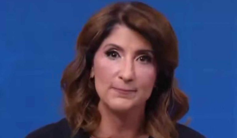 Simone Queiroz perde a paciência, ao vivo, no SBT Brasil após polêmica: “Incurável dor de cotovelo!”