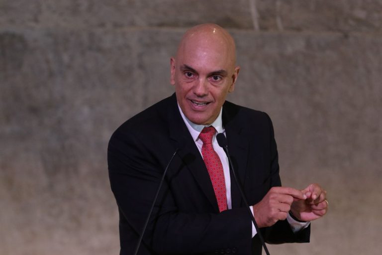 Moraes diz que políticos criticam STF para se promover: “Não tem proposta”
