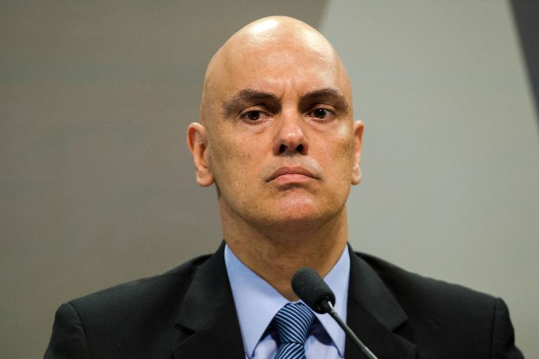 Moraes proíbe parlamento de soltar deputado e mantém prisão