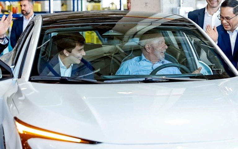 Lula fornece carros novos para milhões de motoristas: “Tarcísio vai cair por terra”