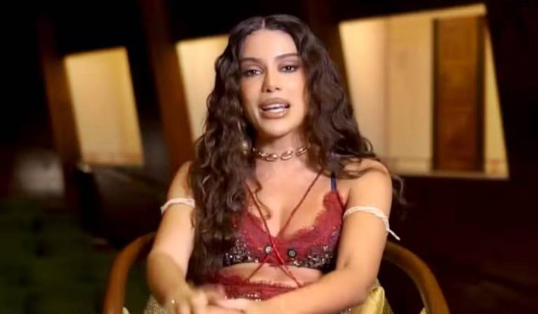 Anitta se decepciona com homens e quer se relacionar com mulheres