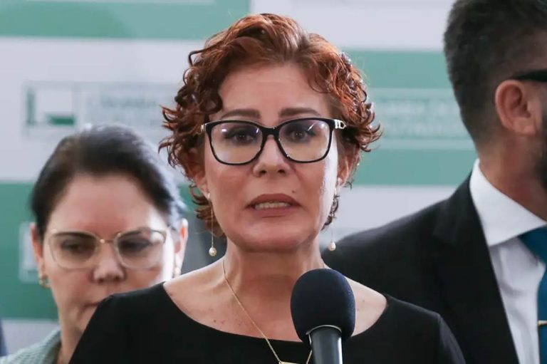 Justiça da Itália nega extradição de Carla Zambelli