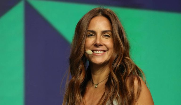 Carol Barcellos assina com o SBT para cobrir a Copa do Mundo Fifa