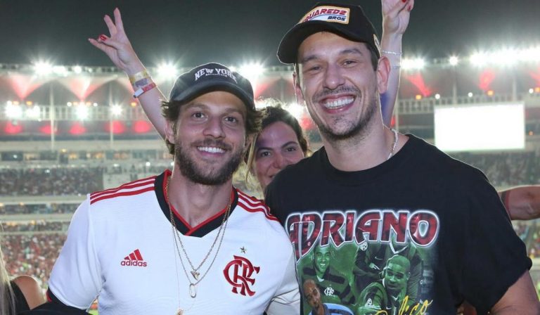 João Vicente expõe ator famoso obcecado por Chay Suede: “Imita tudo”