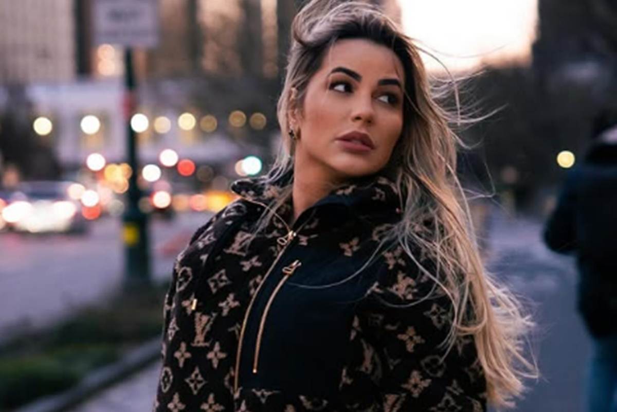 Deolane Bezerra - insta