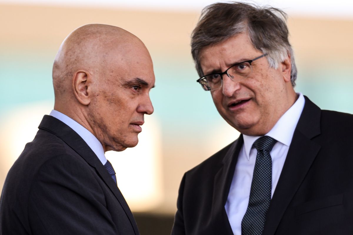 O ministro do STF, Alexandre de Moraes, e o Procurador-Geral da República, Paulo Gonet, durante a solenidade comemorativa Foto: Marcelo Camargo/Agência Brasil
