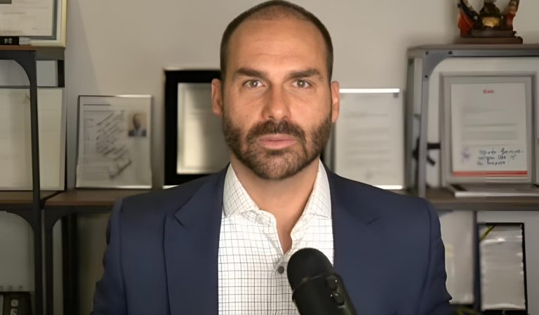 Eduardo Bolsonaro bota ponto final em polêmica do Cavalo Preto: “Parece até que eu sou mentiroso”