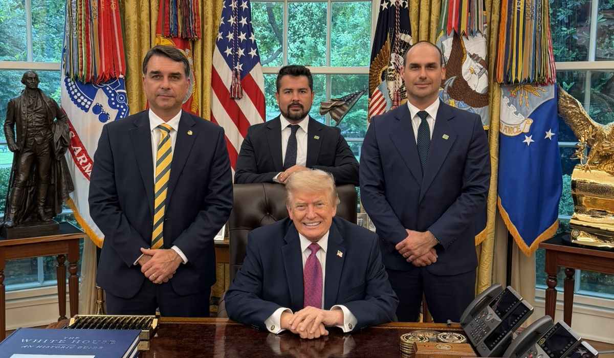 Eduardo Bolsonaro, Trump e Flávio
